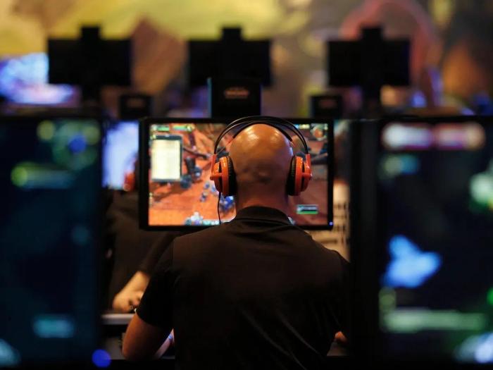 Online gaming updates